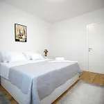 Trogir Beautiful Big House Near The Villa *
